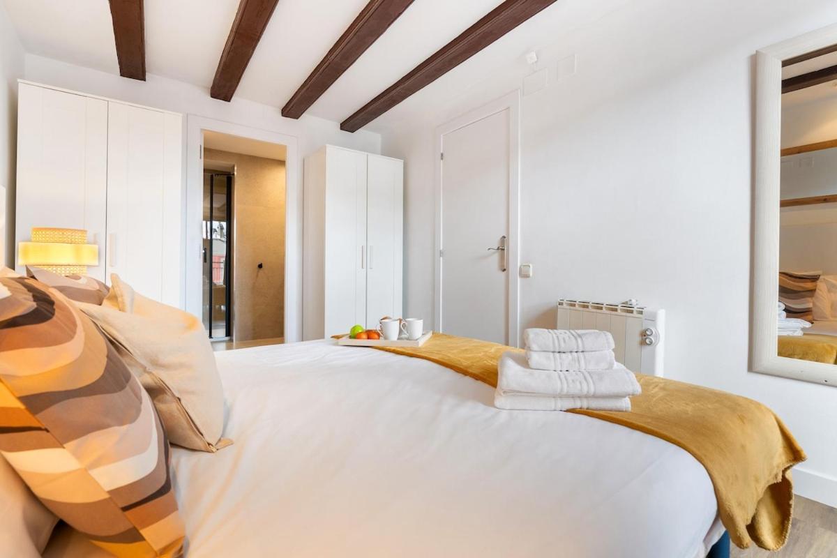 Lodging Apartments Liceu G1 Barcelona Exteriör bild